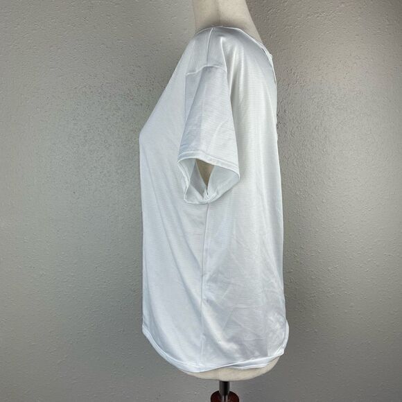 Under Armour White Athletic Top Size M EUC - Picture 2 of 5